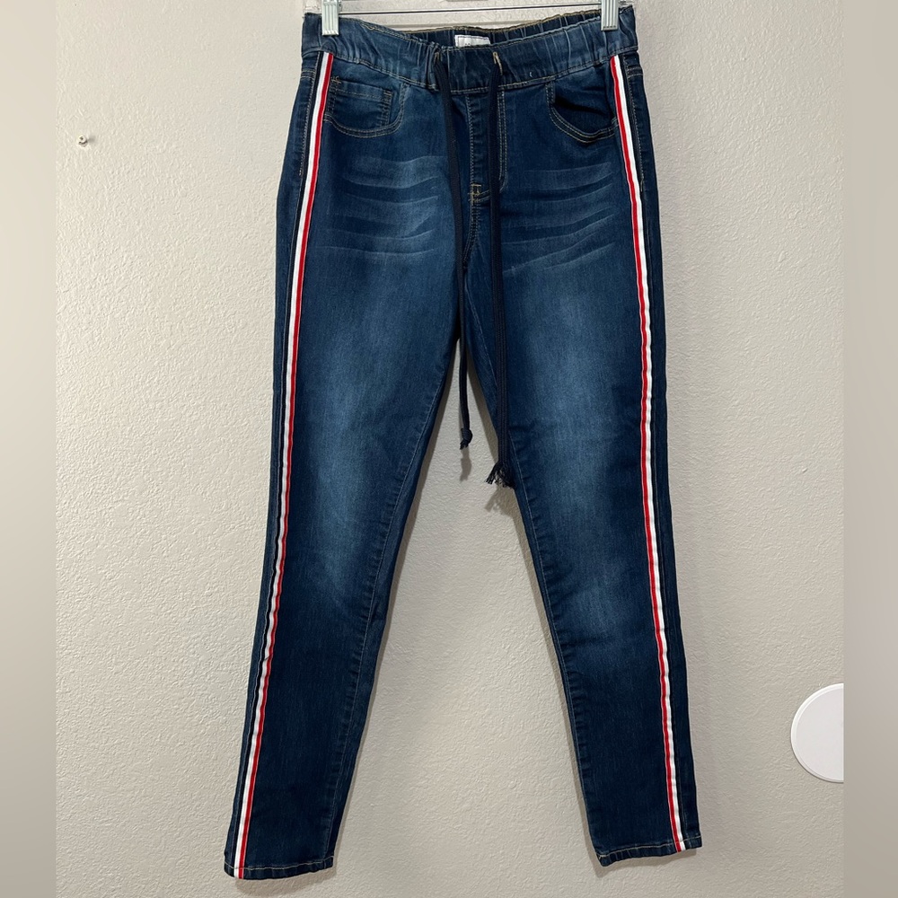 NWOT Elastic Waist Skinny Jeans